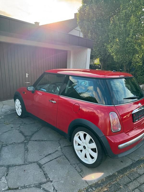 Rot Gebraucht 2003 Mini ONE Kleinwagen | 2.300 € (Teuer) - Bild 1/4