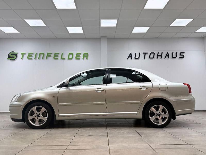 Gebraucht Toyota Avensis Executive 147 PS (108 kW) 2003 Silber Limousine
