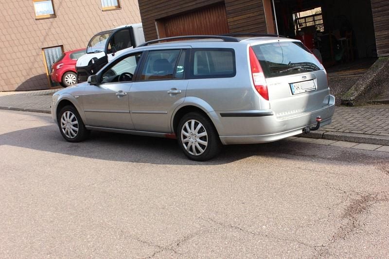 Gebraucht Ford Mondeo 145 PS (106 kW) 2007 Silber Kombi