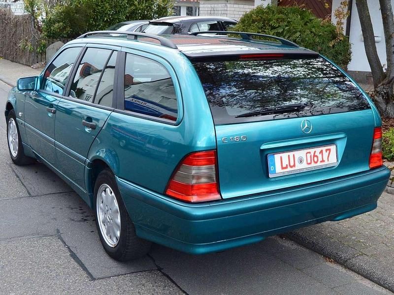 Gebraucht Mercedes C180 122 PS (89 kW) 1998 Vivianit Kombi