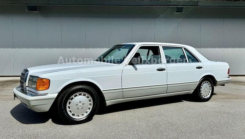 Weiß Gebraucht 1989 Mercedes 300 Limousine | 33.300 € - Bild 1/4