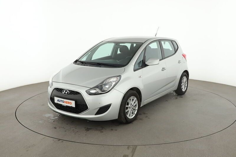 Silber Gebraucht 2017 Hyundai ix20 Classic Van / Kleinbus | 8.730 € (Superpreis) - Bild 1/4
