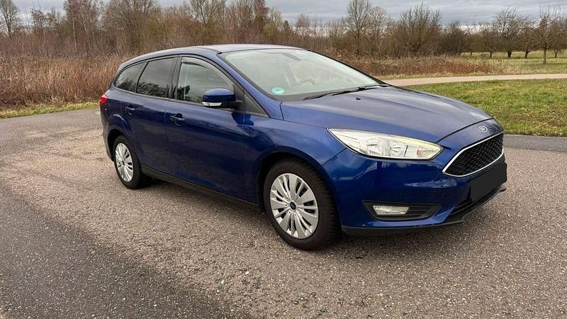 Gebraucht Ford Focus 122 PS (89 kW) 2015 Blau Limousine
