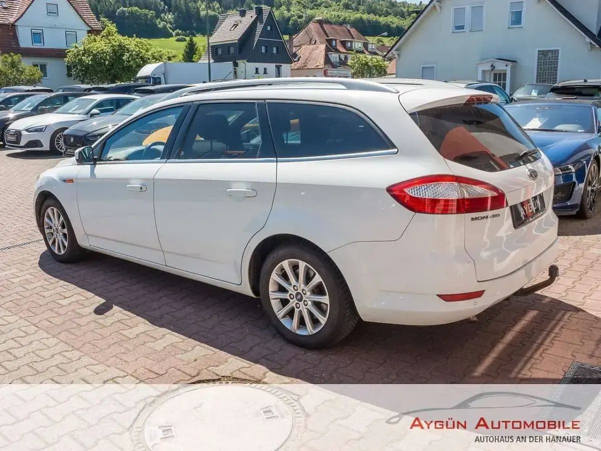 Usado Ford Mondeo Titanium X 175 CV (128 kW) 2009 Blanco Familiar