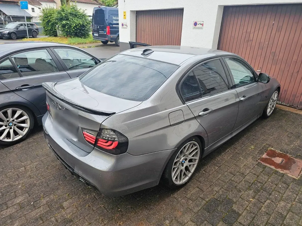 Gebraucht BMW 330 Performance 272 PS (200 kW) 2010 Grau Limousine