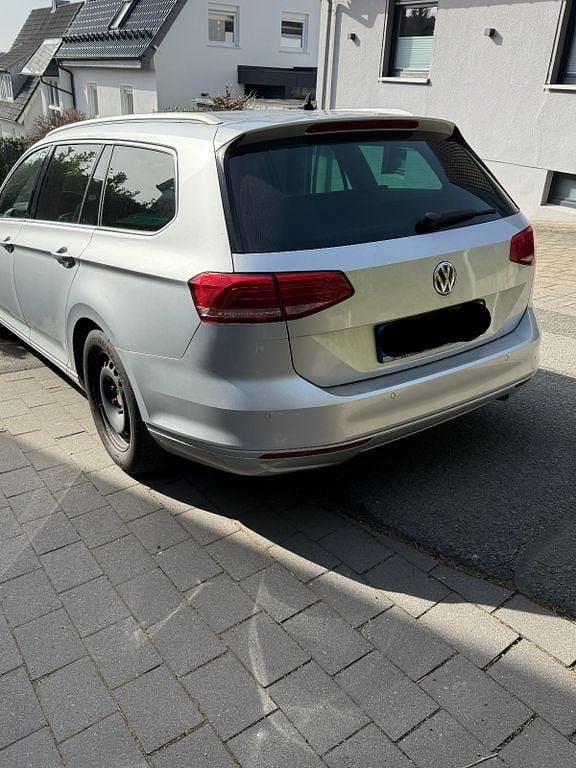 Gebraucht VW Passat Trendline 150 PS (110 kW) 2016 Silber Kombi