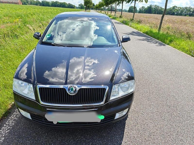 Schwarz Gebraucht 2008 Skoda Octavia Limousine | 2.500 € (Fairer Preis) - Bild 1/4