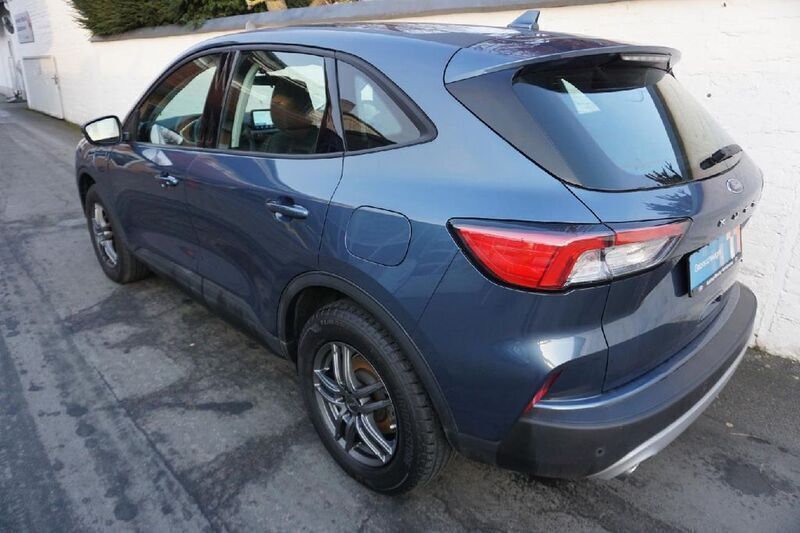 Gebraucht Ford Kuga Cool & Connect 152 PS (111 kW) 2021 Blau SUV