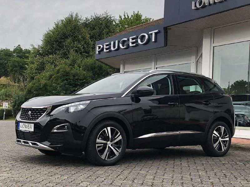 Lackierung schwarz perla nera/ Gebraucht 2021 Peugeot 3008 Allure SUV | 23.380 € (Fairer Preis) - Bild 1/4