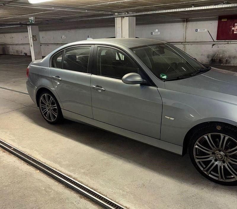 Gebraucht BMW 320 150 PS (110 kW) 2005 Grau Limousine