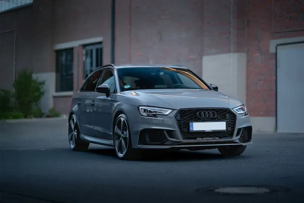 Gebraucht Audi RS3 Sport 400 PS (294 kW) 2019 Grau Limousine