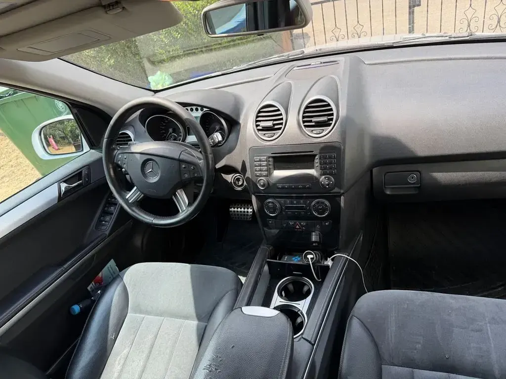 Gebraucht Mercedes ML320 224 PS (164 kW) 2008 Silber SUV