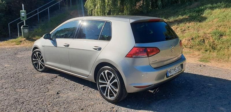 Second-hand VW Golf VII LOUNGE 150 CP (110 kW) 2015 Argintiu Berlinǎ