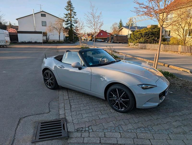 Gebraucht Mazda MX5 184 PS (135 kW) 2024 Grau Cabrio