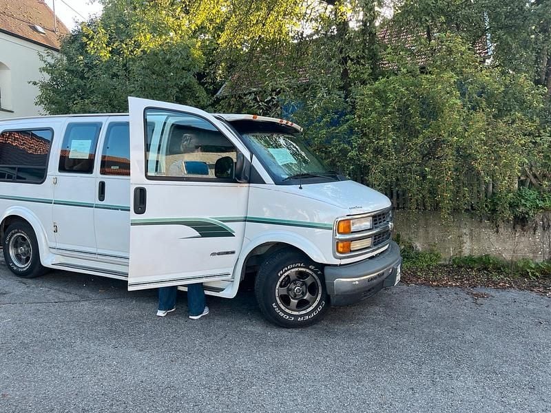 Weiß Gebraucht 1996 Chevrolet Express Van / Kleinbus | 10.999 € - Bild 1/4
