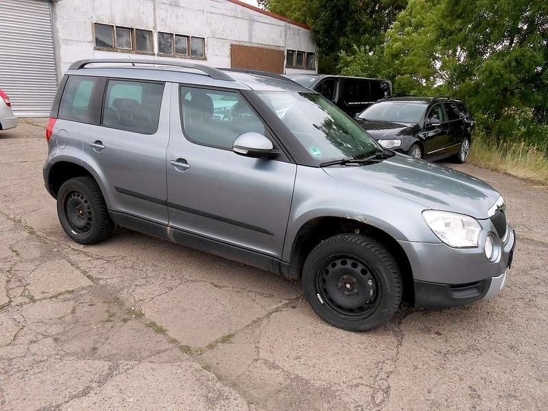Gebraucht Skoda Yeti Active 160 PS (117 kW) 2010 Platingraumetallic SUV