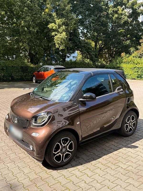 Braun Gebraucht 2018 Smart ForTwo Cabrio Cabrio | 16.500 € (Etwas zu teuer) - Bild 1/4
