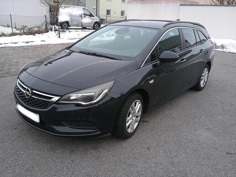 Schwarz Gebraucht 2016 Opel Astra Kombi | 7.990 € - Bild 1/4