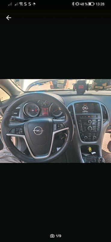 Silber Gebraucht 2014 Opel Astra Sport Kombi | 2.400 € (Superpreis) - Bild 1/4