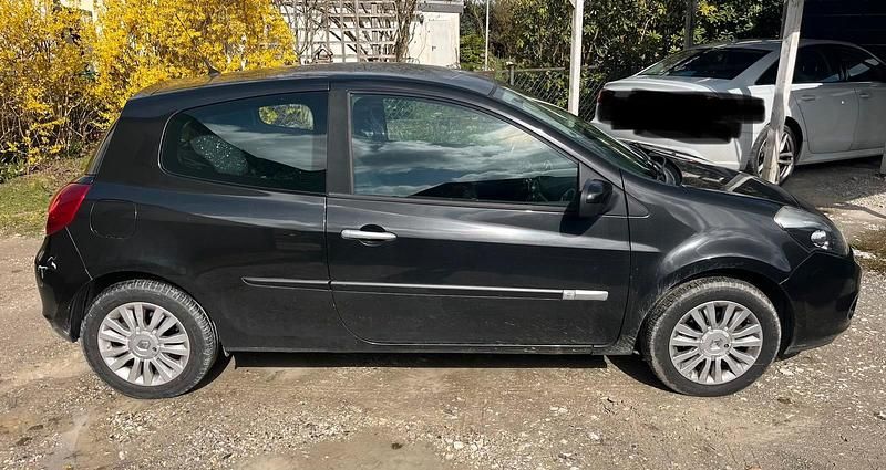 Gebraucht Renault Clio II Dynamique 75 PS (55 kW) 2009 Schwarz Kleinwagen