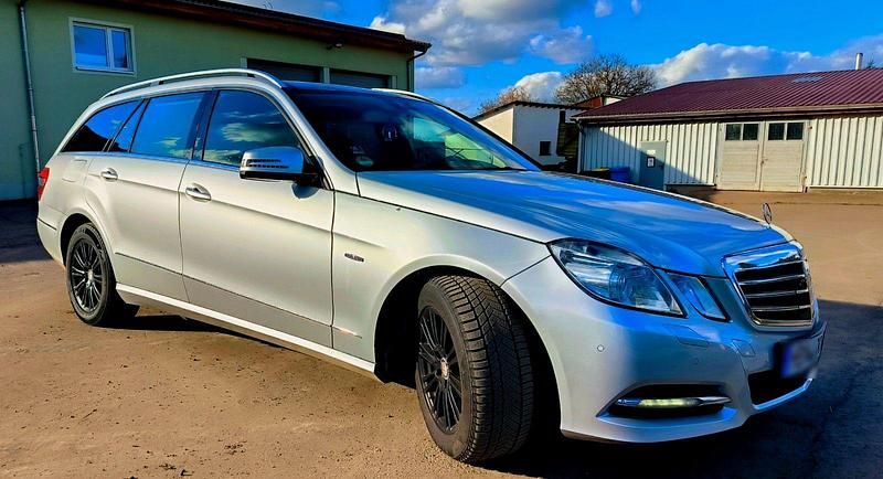 Gebraucht Mercedes E350 Avantgarde 265 PS (194 kW) 2011 Silber Kombi