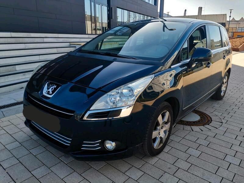 Blau Gebraucht 2010 Peugeot 5008 Van / Kleinbus | 5.000 € (Etwas zu teuer) - Bild 1/4