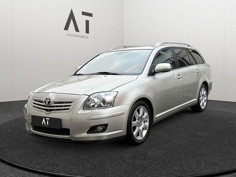 Silber Gebraucht 2007 Toyota Avensis Executive Kombi | 5.490 € (Teuer) - Bild 1/4