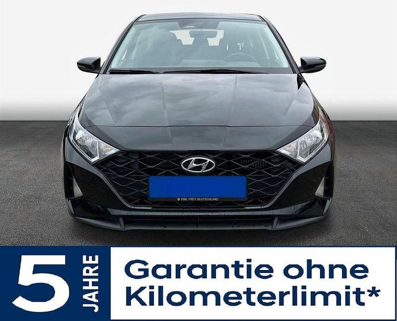 Schwarz Gebraucht 2023 Hyundai i20 Trend Limousine | 15.900 € (Guter Preis) - Bild 1/4