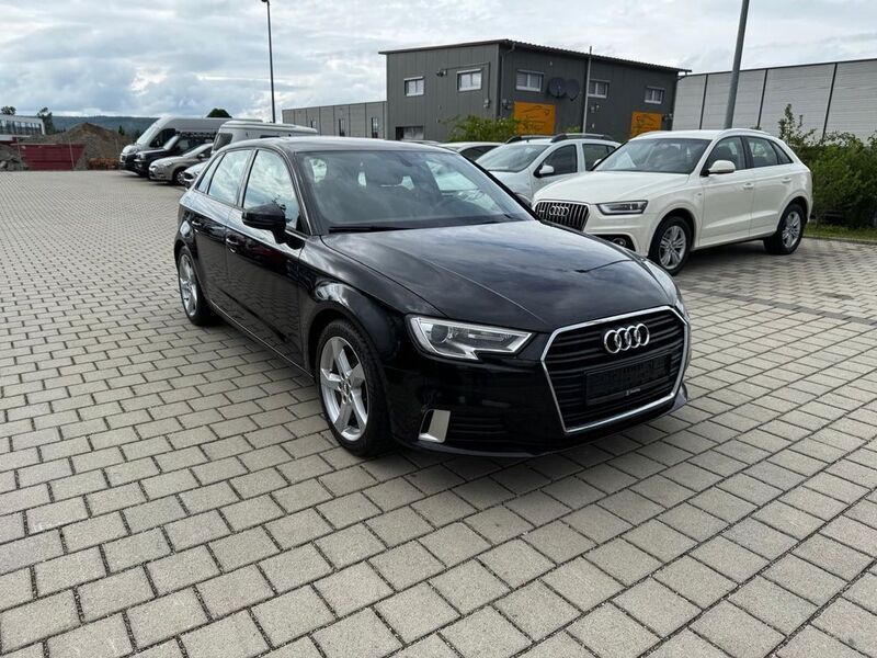 Schwarz Gebraucht 2017 Audi A3 Sport Limousine | 10.690 € (Guter Preis) - Bild 1/4