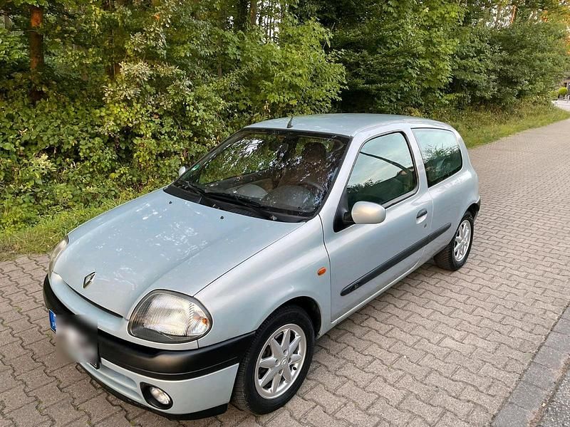 Silber Gebraucht 2000 Renault Clio II Limousine | 1.890 € (Fairer Preis) - Bild 1/4