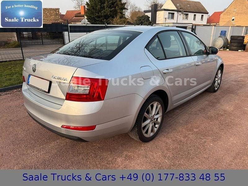 Gebraucht Skoda Octavia Elegance 140 PS (102 kW) 2015 Silber Kleinwagen