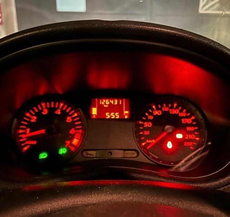 Gebraucht Renault Clio III 75 PS (55 kW) 2009 Weiß Kleinwagen