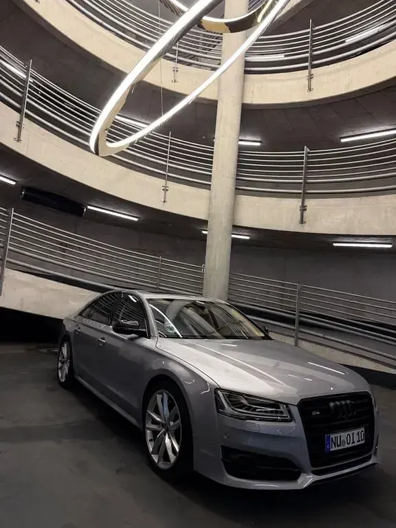 Gebraucht Audi S8 plus Ambiente 605 PS (444 kW) 2016 Silber Limousine