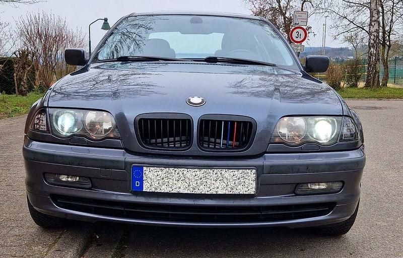 Gebraucht BMW 320 136 PS (100 kW) 2001 Grau Limousine