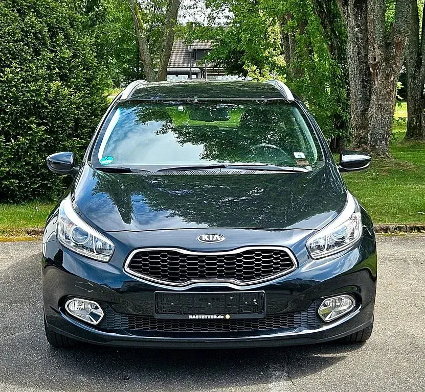 Gebraucht Kia Ceed Attract 99 PS (72 kW) 2015 Schwarz Kleinwagen
