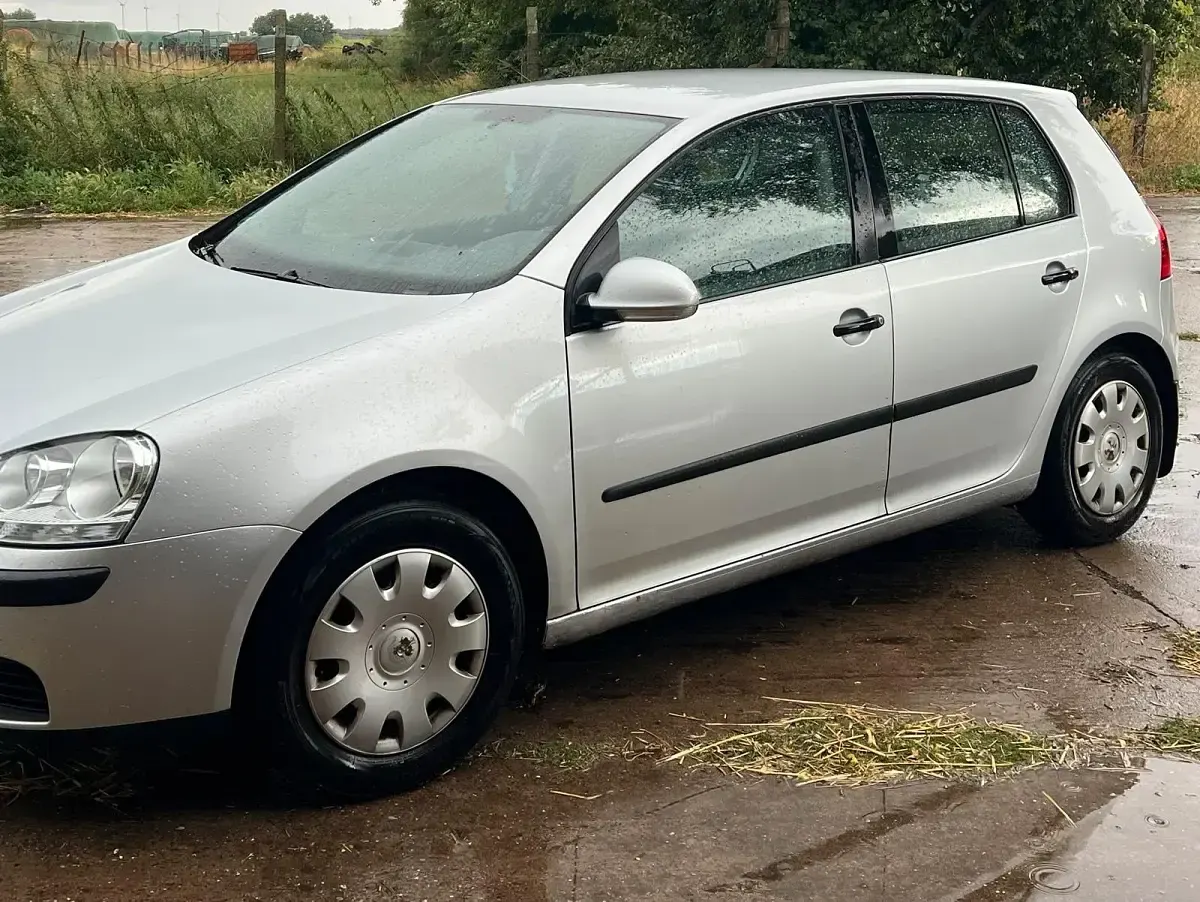 Gebraucht VW Golf V 75 PS (55 kW) 2004 Silber Kleinwagen