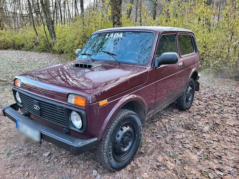 Gebraucht Lada niva 83 PS (61 kW) 2012 SUV