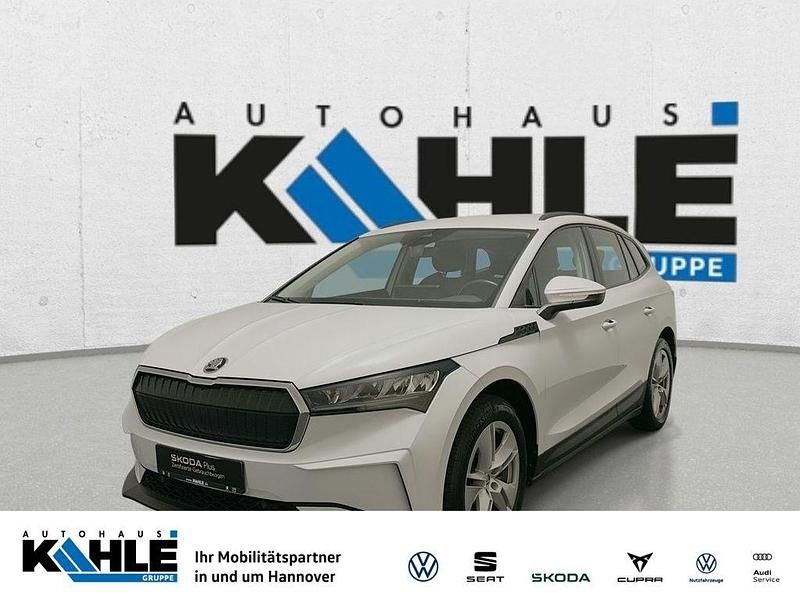Weiß Gebraucht 2021 Skoda Enyaq iV Loft SUV | 29.738 € (Teuer) - Bild 1/4