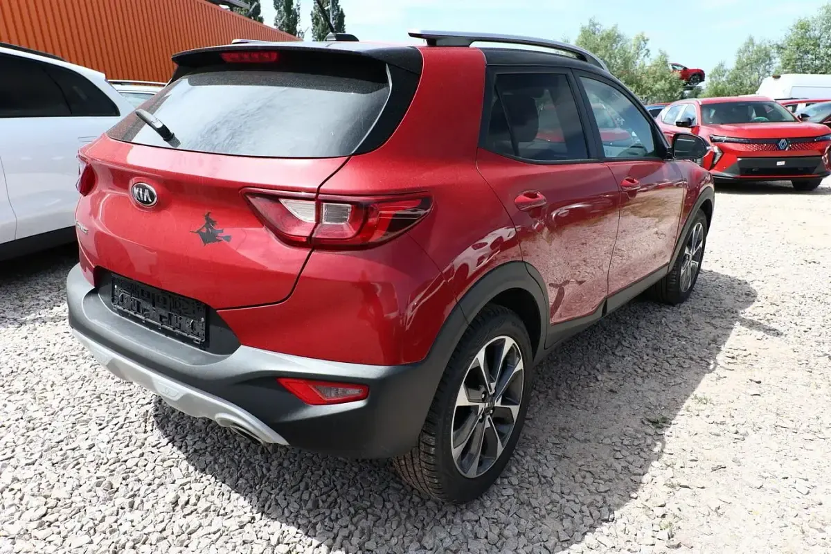 Gebraucht Kia Stonic Vision 99 PS (72 kW) 2018 Signalrot metallic / auroraschwa SUV