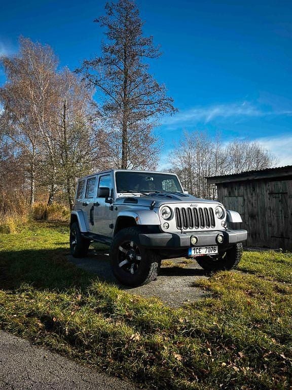 Silber Gebraucht 2015 Jeep Wrangler Sahara SUV | 27.999 € (Superpreis) - Bild 1/4