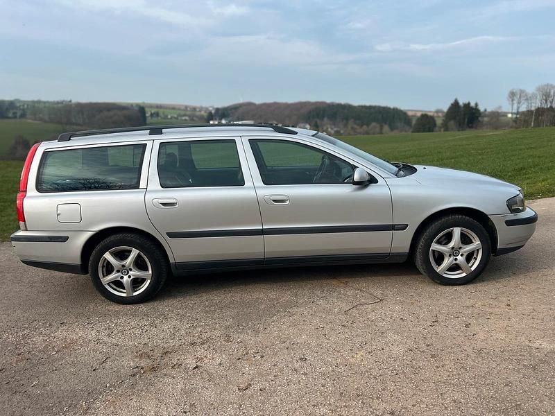 Gebraucht Volvo V70 136 PS (100 kW) 2003 Silber Kombi