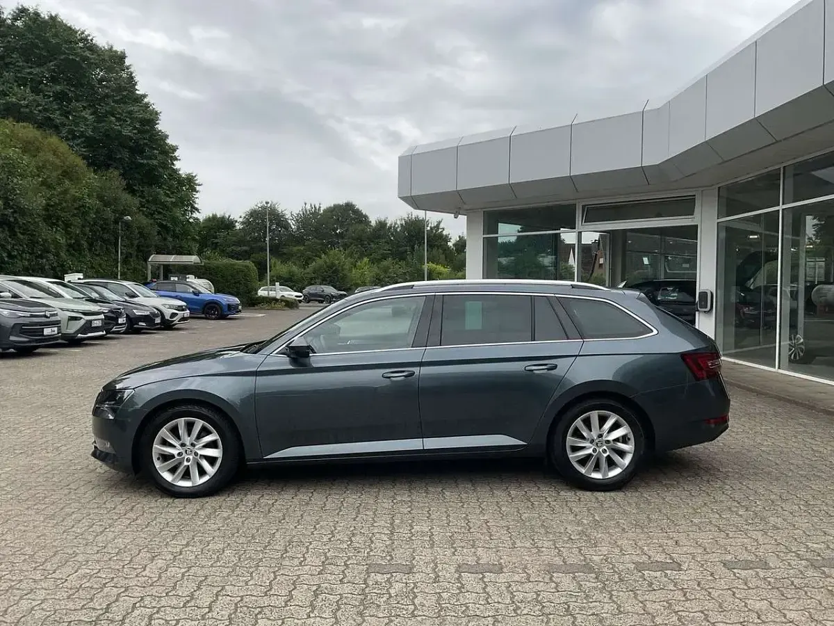 Gebraucht Skoda Superb Style 190 PS (139 kW) 2019 Quarzgrau metallic Kombi
