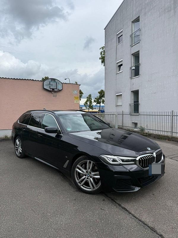 Schwarz Gebraucht 2022 BMW 540 Shadowline Kombi | 35.999 € (Superpreis) - Bild 1/4