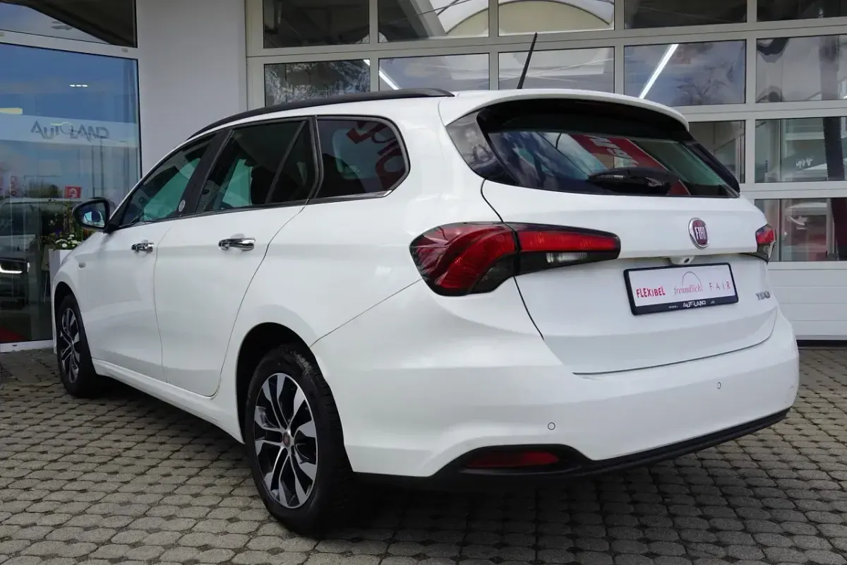 Usado Fiat Tipo 120 CV (88 kW) 2019 Blanco Familiar