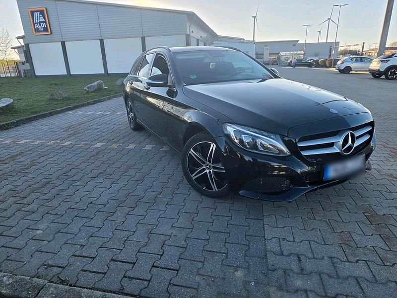 Gebraucht Mercedes C220 170 PS (125 kW) 2015 Schwarz Kombi