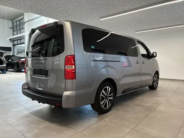 Neu Peugeot Traveller Allure 180 PS (132 kW) 2026 Kaolin weiß Van / Kleinbus