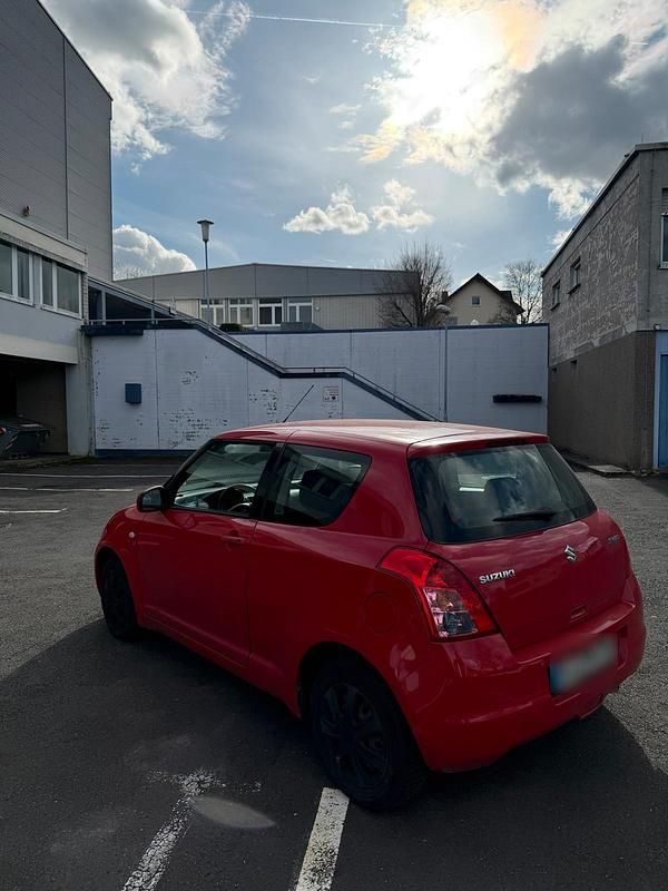 Gebraucht Suzuki Swift 92 PS (67 kW) 2009 Rot Kleinwagen