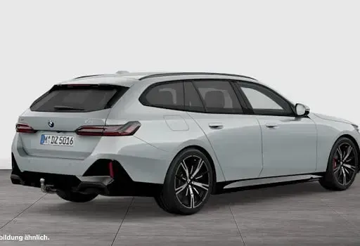 Gebraucht BMW 540 M Sport 303 PS (222 kW) 2025 Grau Kombi
