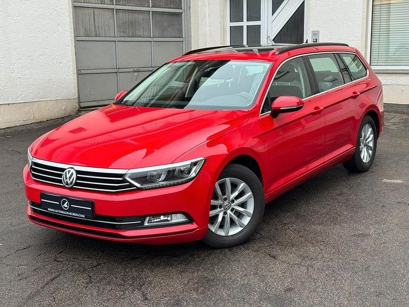 Gebraucht VW Passat Comfortline 120 PS (88 kW) 2018 Rot Kombi