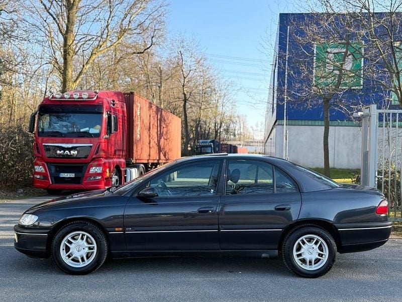 Gebraucht Opel Omega 136 PS (100 kW) 1998 Schwarz Limousine